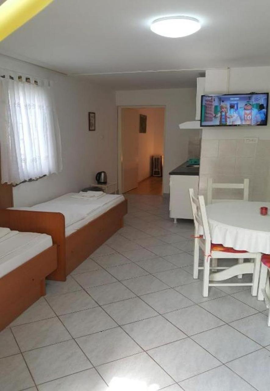 Apartments Dobri - 500M From Beach Hoek van Holland Ngoại thất bức ảnh