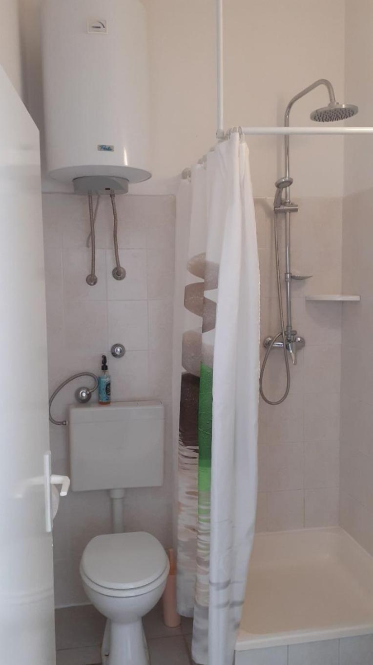 Apartments Dobri - 500M From Beach Hoek van Holland Ngoại thất bức ảnh